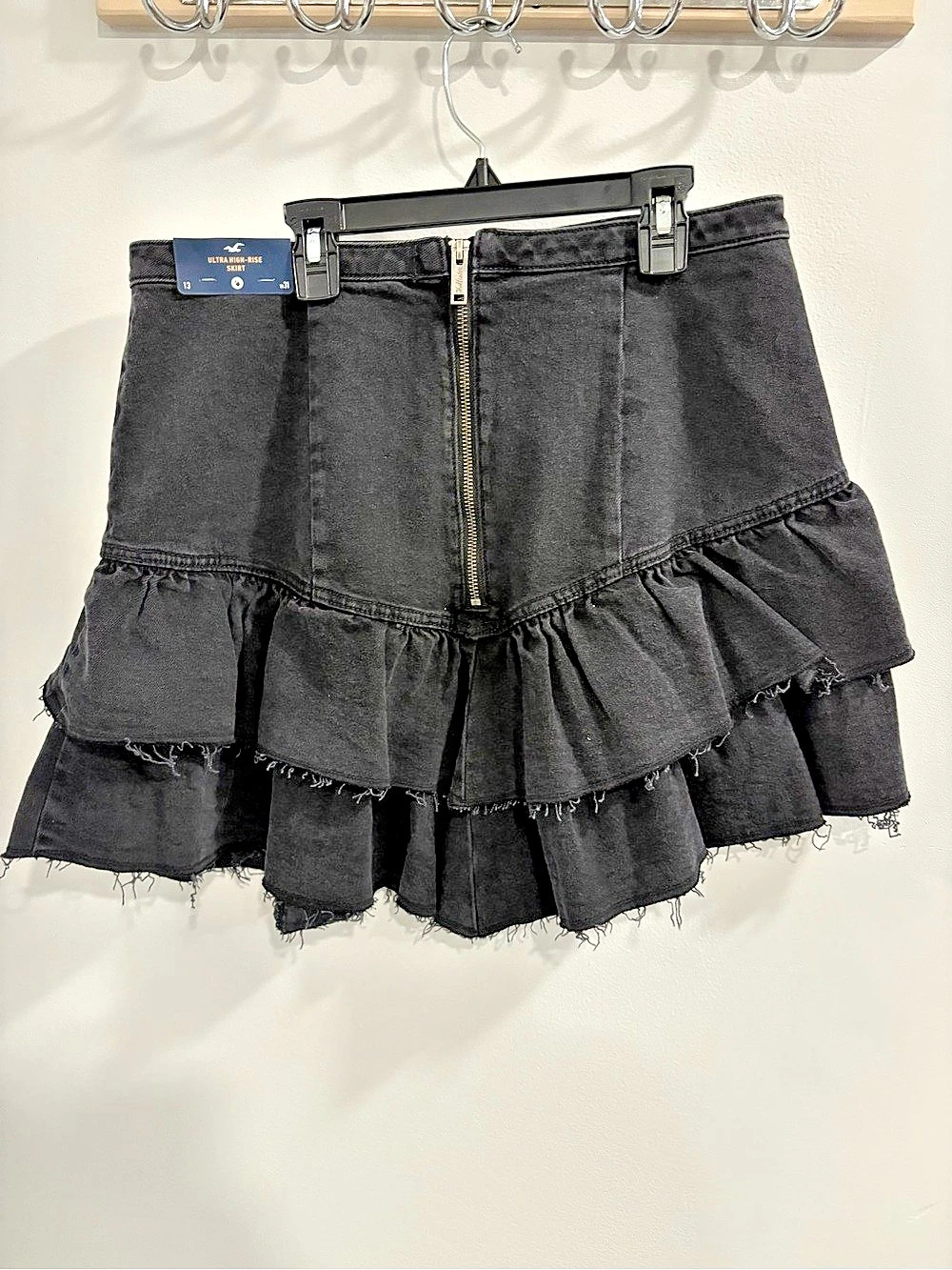 Hollister Ultra High-Rise Tiered Ruffle Denim Skirt Mini Skirt Black 13
